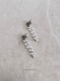 Small Pearl Chain Stud Earrings - 2 Colour Options - SOKORA JEWELSSmall Pearl Chain Stud Earrings - 2 Colour Optionsstuds and tops