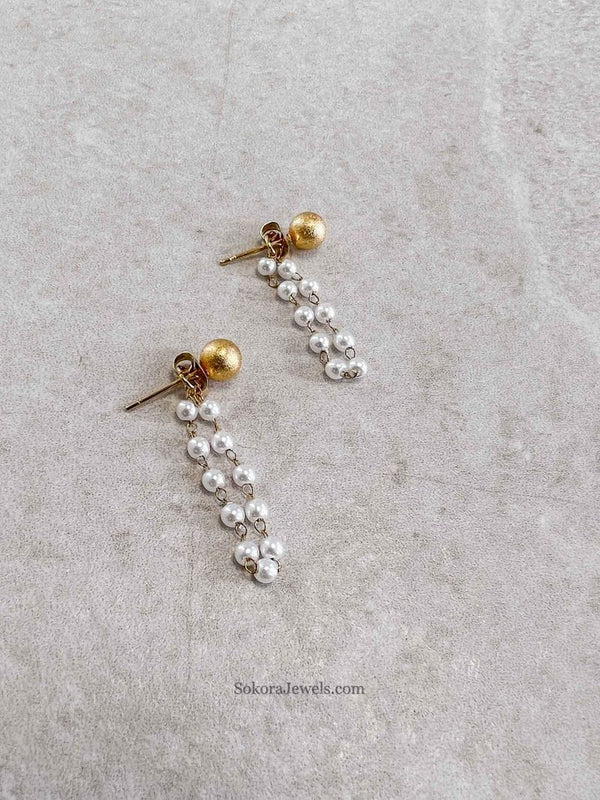 Small Pearl Chain Stud Earrings - 2 Colour Options - SOKORA JEWELSSmall Pearl Chain Stud Earrings - 2 Colour Optionsstuds and tops
