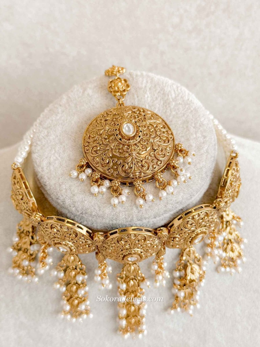 Tasselled Gold Tone Kundan Pearl Choker Set - SOKORA JEWELSTasselled Gold Tone Kundan Pearl Choker SetNECKLACE SETS