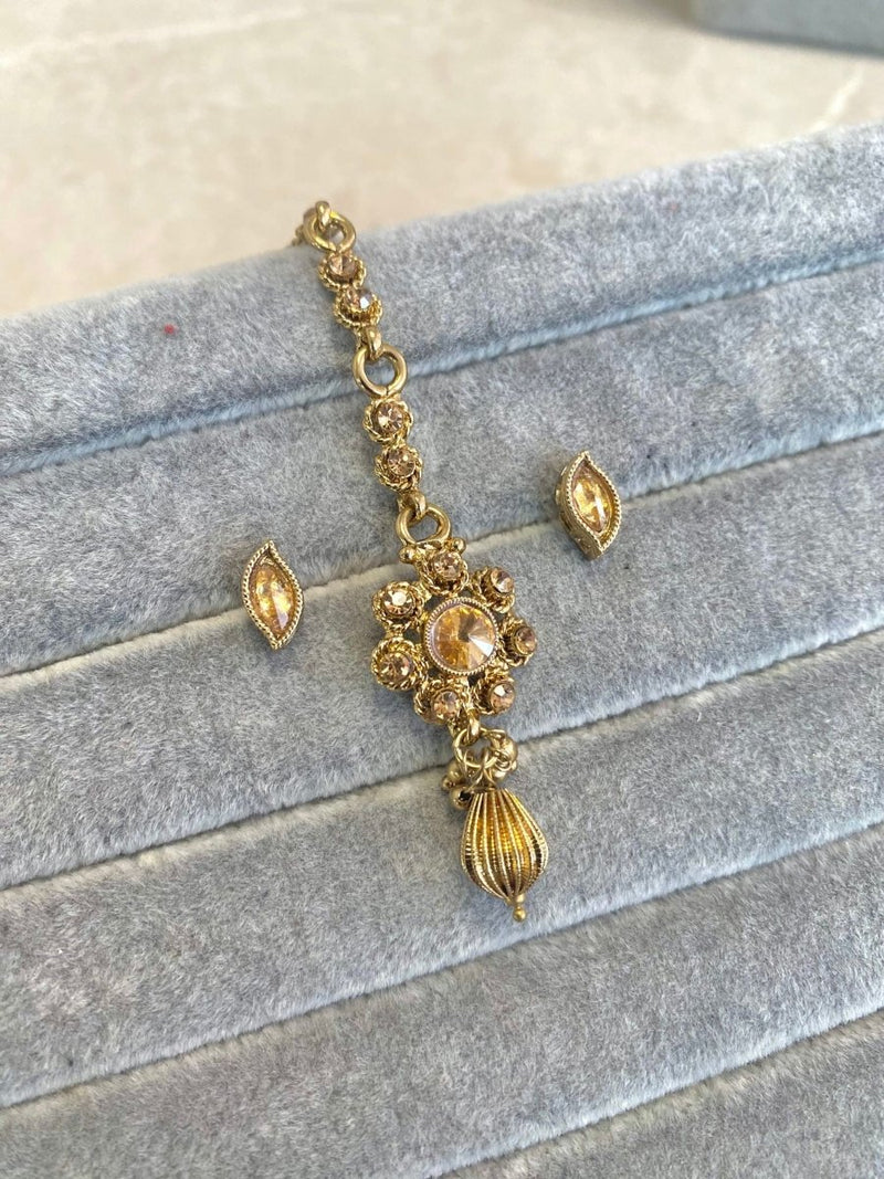 Tiny Earring & Tikka set - Golden - SOKORA JEWELSTiny Earring & Tikka set - Golden