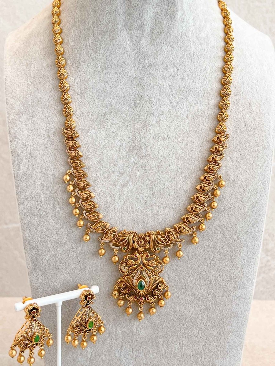 Traditional Mala Set with Ruby and Green Stones - SOKORA JEWELSTraditional Mala Set with Ruby and Green Stones