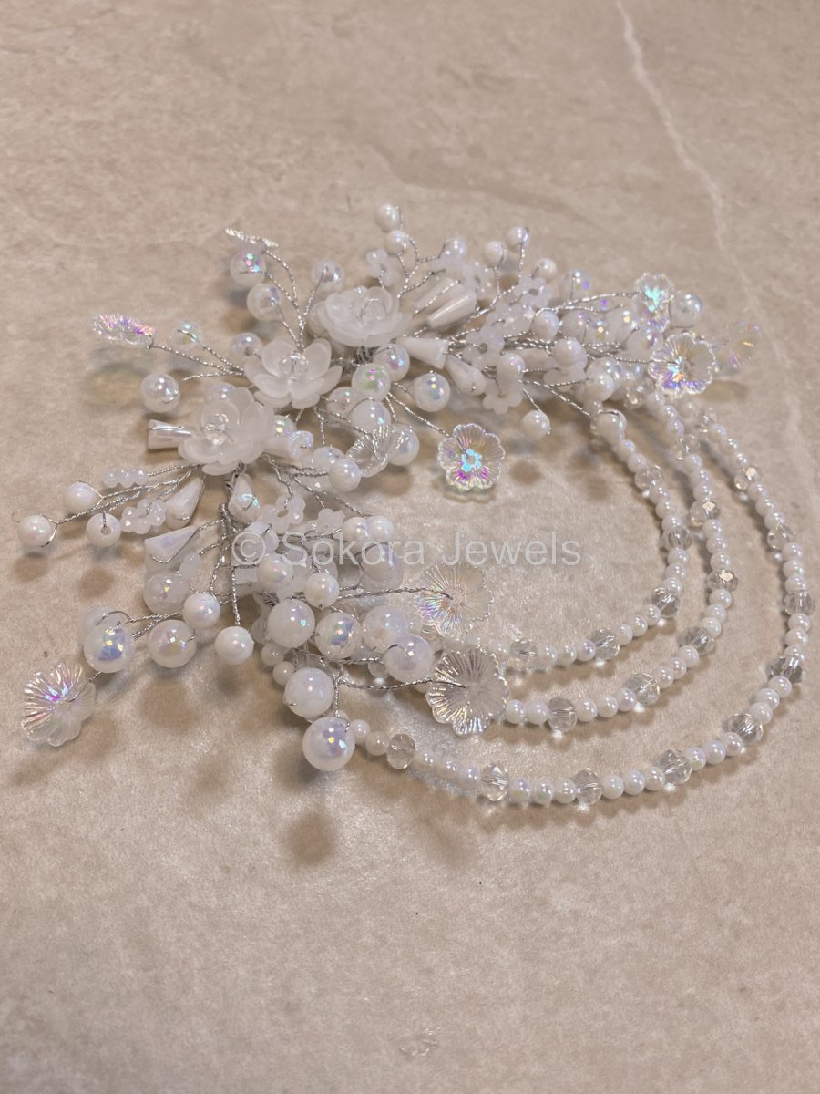 White Pearl & Flower Detail Hair Accessory - SOKORA JEWELSWhite Pearl & Flower Detail Hair Accessory