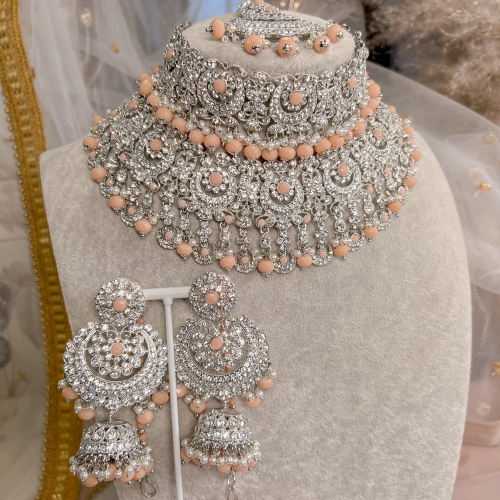 Peach colour deals bridal jewellery set