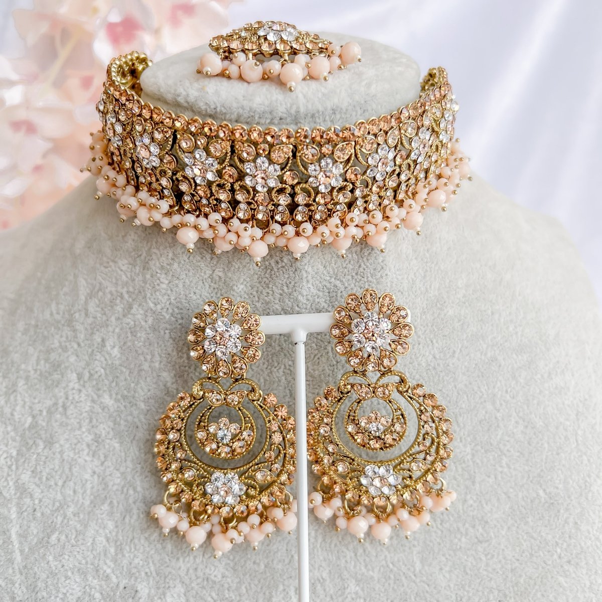 Gold Plated Kundan Choker Necklace Set With Pink Beads & Matching Mang –  ShopBollyWear.Com