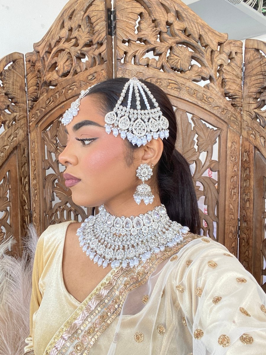 Diamond Necklace wearing bride - Jewellery Blog