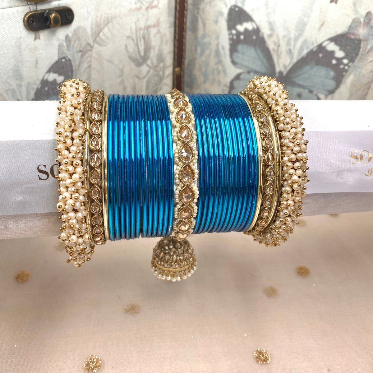 Royal hot sale blue bangles