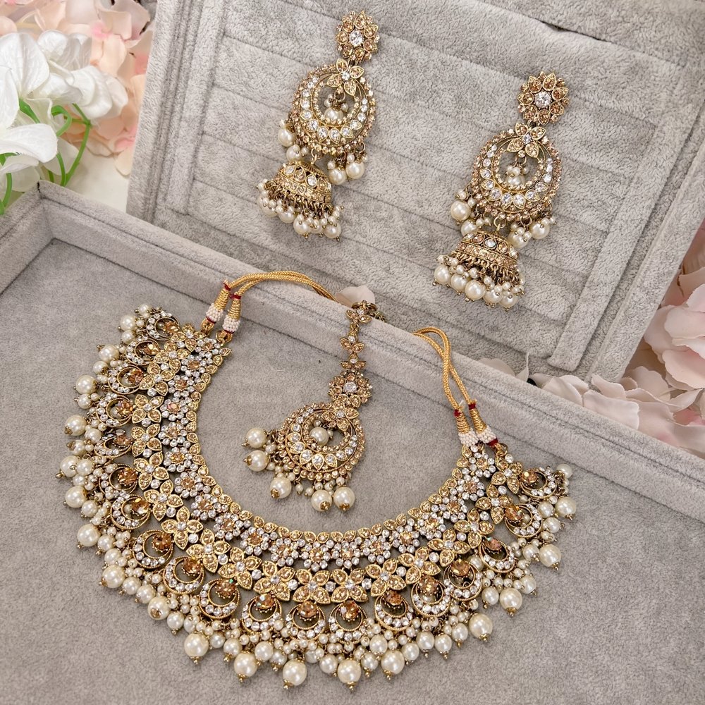 Meera Necklace set - Golden - SOKORA JEWELSMeera Necklace set - Golden