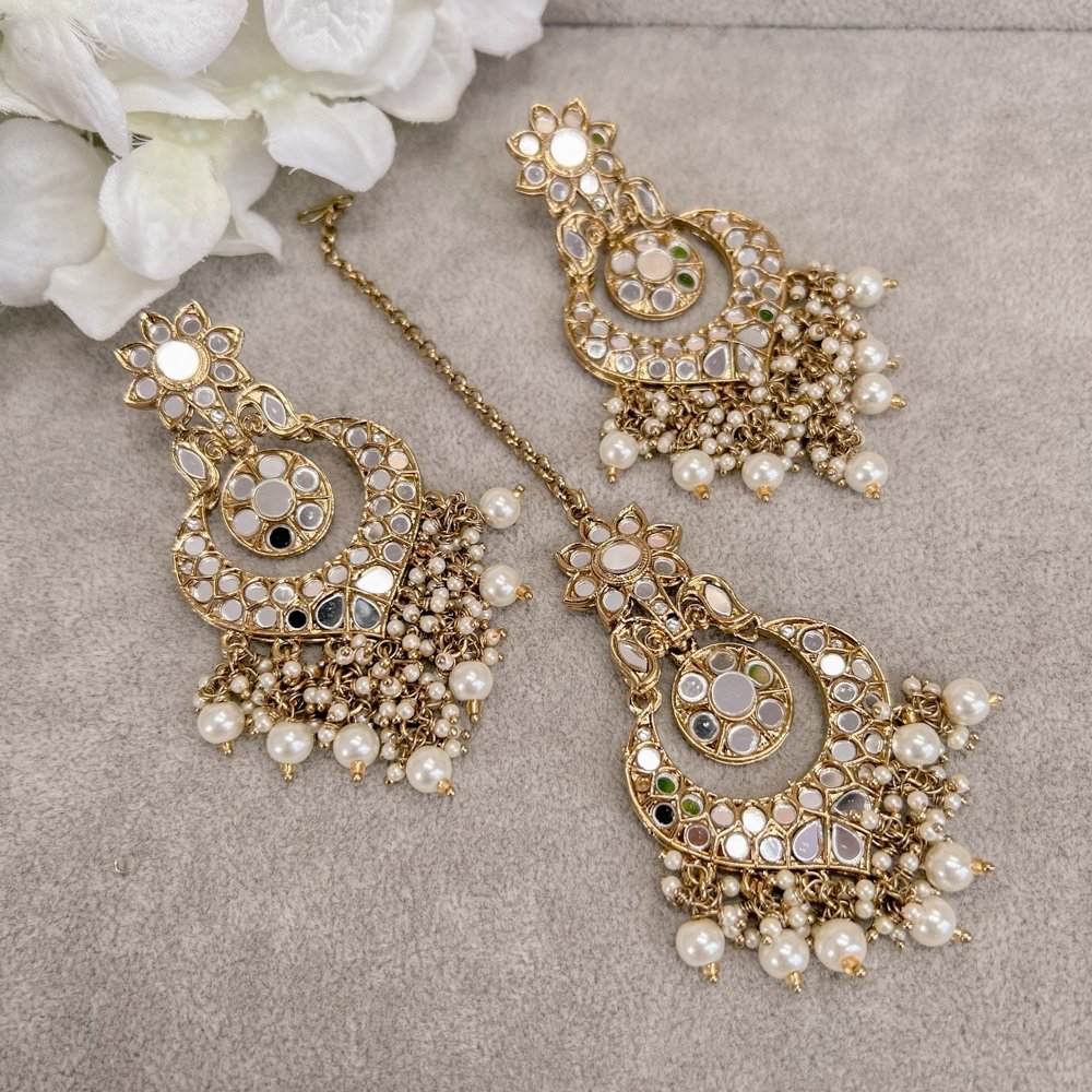 Mirrored Earrings and Tikka set - Pearl - SOKORA JEWELSMirrored Earrings and Tikka set - Pearl