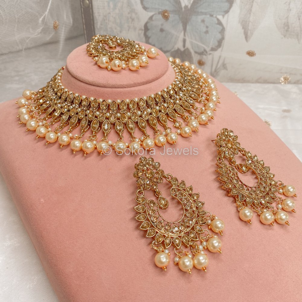 Golden colour necklace on sale set