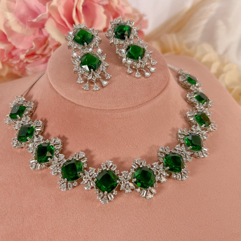 Neeya Diamante Set - Emerald - SOKORA JEWELSNeeya Diamante Set - EmeraldNECKLACE SETS
