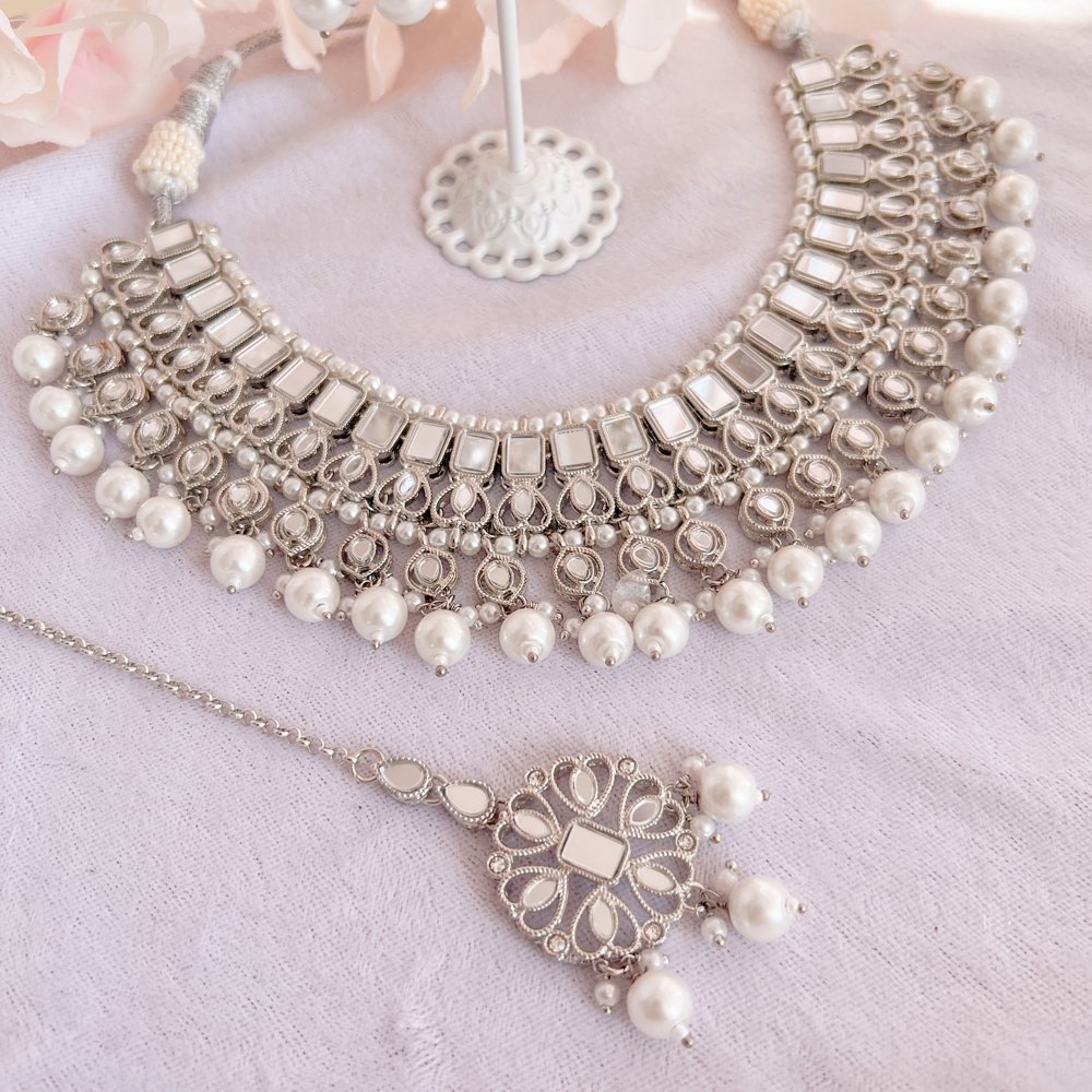 Silver colour deals necklace set