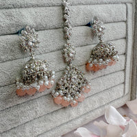 Shazmeen Small Earrings & Tikka set - Peach - SOKORA JEWELSShazmeen Small Earrings & Tikka set - Peach