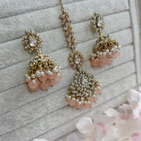 Shazmeen Small Earrings & Tikka set - Peach - SOKORA JEWELSShazmeen Small Earrings & Tikka set - Peach