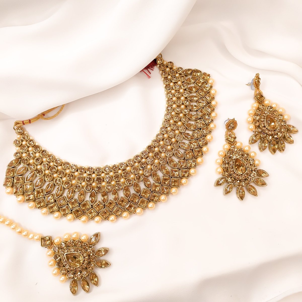 Urmi Necklace Set - Golden Crystal - SOKORA JEWELSUrmi Necklace Set - Golden Crystalnecklace sets